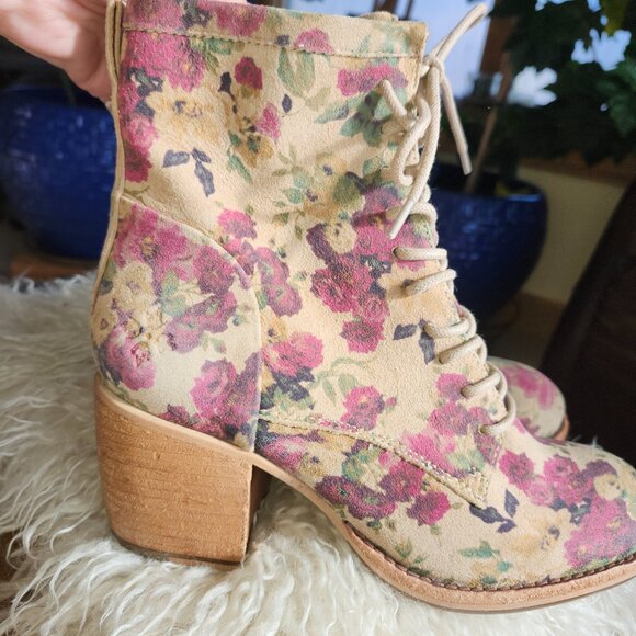 25059 Brand new Patricia Nash Women's Sicily Lace Up Boots Antique Rose Sz 7 - Picture 4 of 14